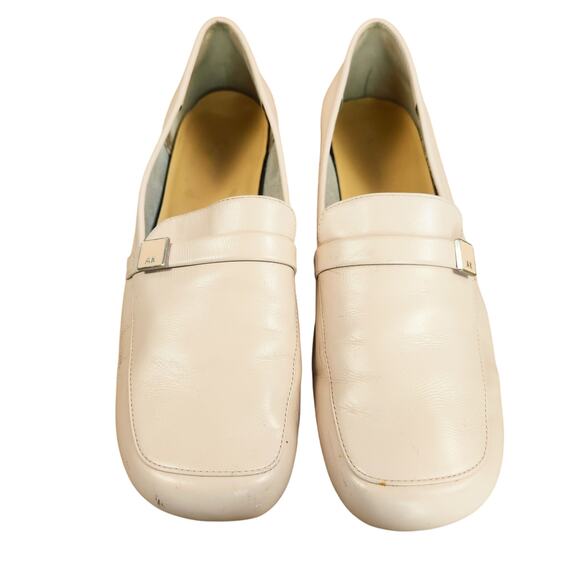 Anne Klein Loafers Women’s SZ 10M Baby Pink Leather Square Toe Buckle Accent - Picture 2 of 12